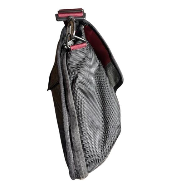 TIMBUK2 Maroon Red Black Command Messenger Laptop Bag Pockets Shoulder Strap - Picture 5 of 9